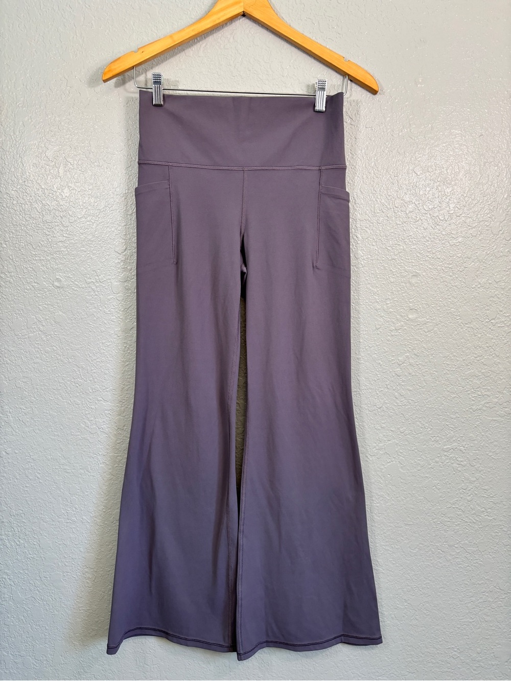 Athleta Salutation Stash Purple Flare Pants Sz. MP